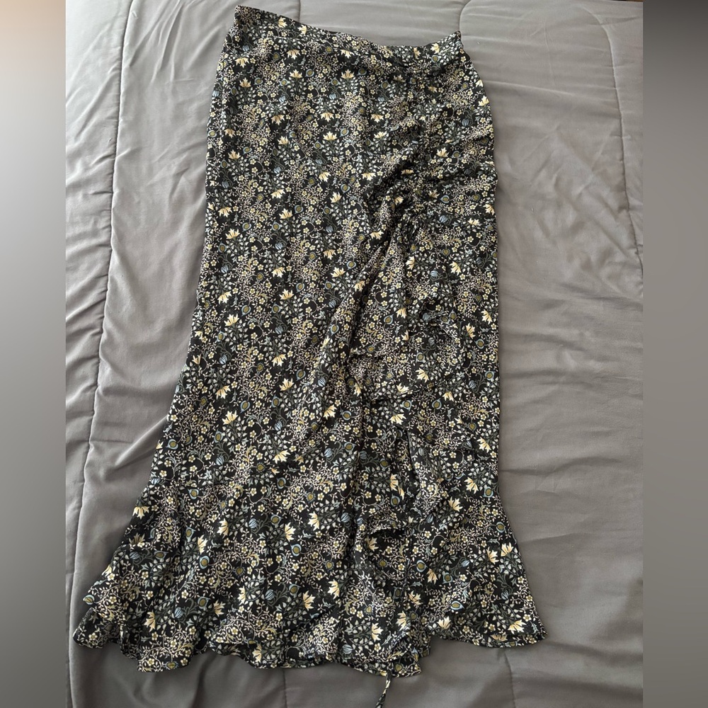 Max Studio Navy and Yellow Maxi Skirt